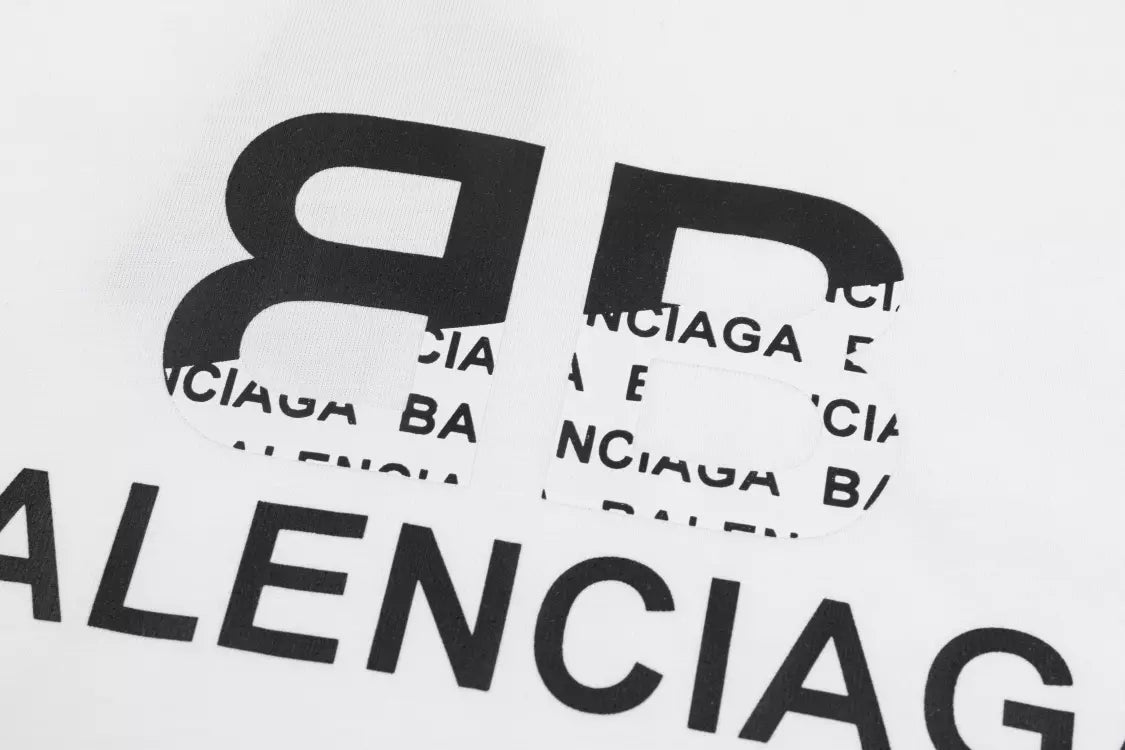 Camiseta BALENCІAGA Oversized - Branca (PRONTA ENTREGA)