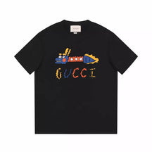 Camiseta  GUCCІ com estampa Letras - Preto