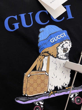 Camiseta Gucci Coruja no Patins - Preto