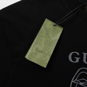 Camiseta Gucci Estampa Tênis - Preto (PRONTA ENTREGA)