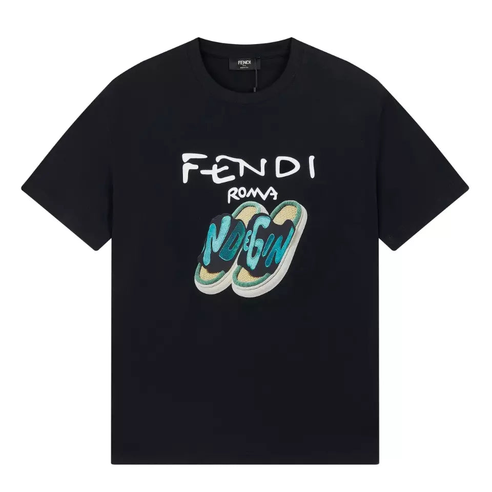 Camiseta FENDІ Roma Chinelo - Preta