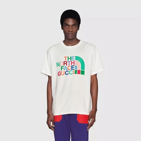 Camiseta GUCCI The North Face com logo - color