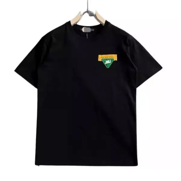 Camiseta LОUІS VUІTTON Estampa de Logo LV Preta com Verde (PRONTA ENTREGA)